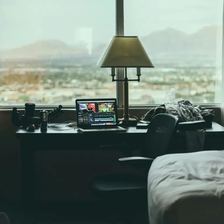 work online and travel