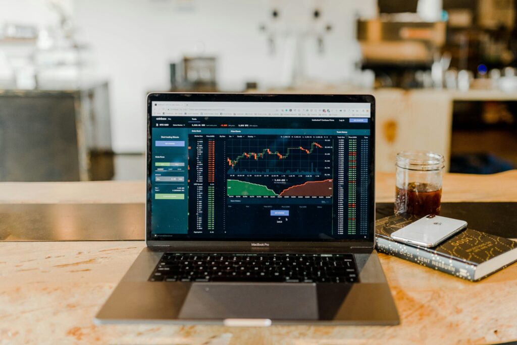 Long-term passive income ideas – investing in index funds and ETFs
