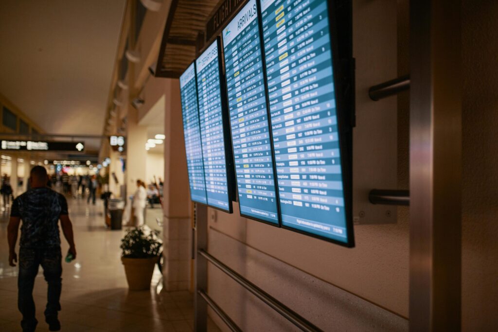 Flight booking tips to save money in 2025