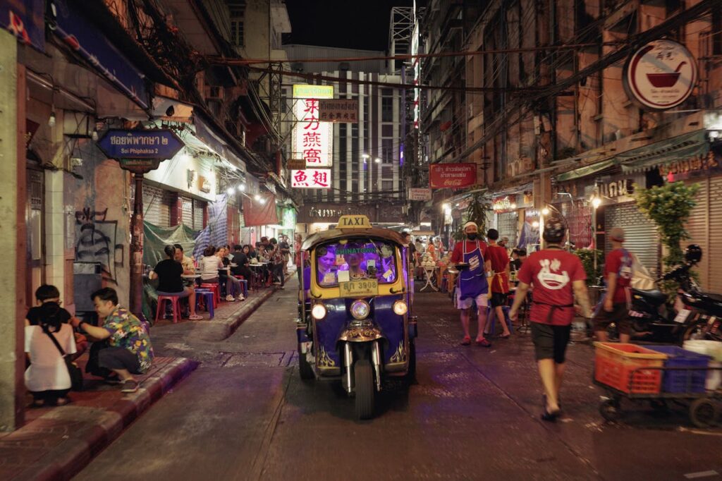 exploring bangkok backstreets away from tourist crowds