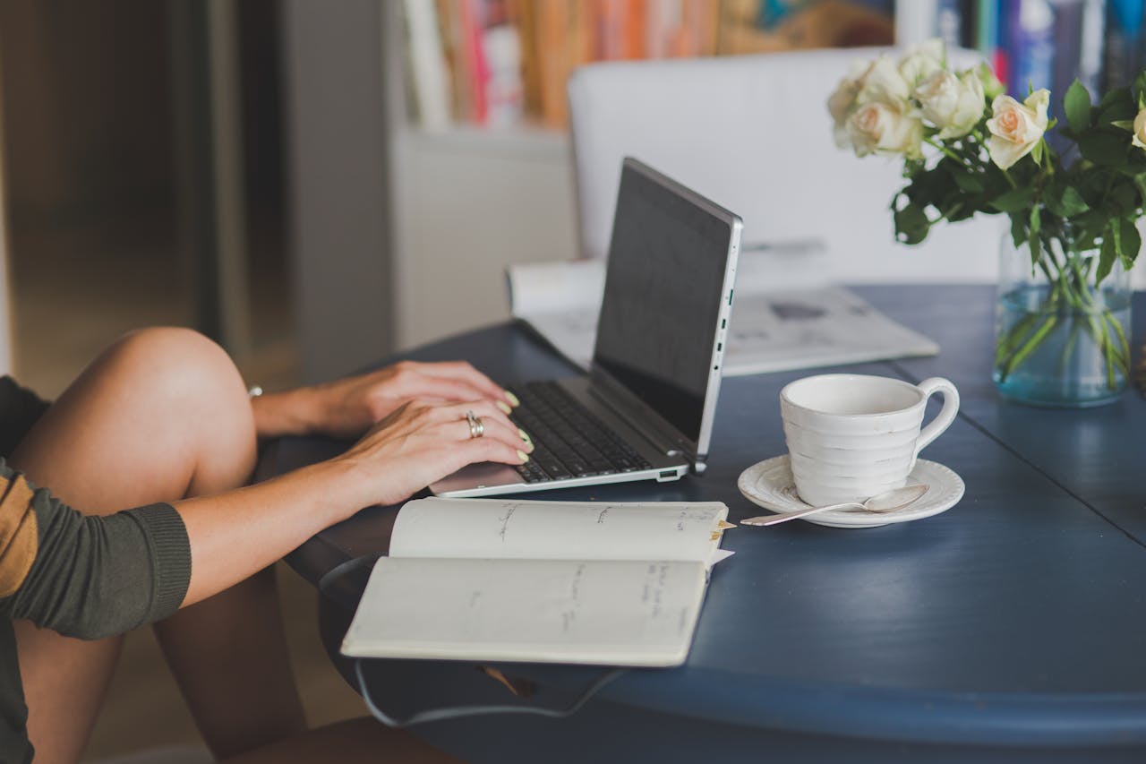 How to become a digital nomad in 2026 working remotely abroad