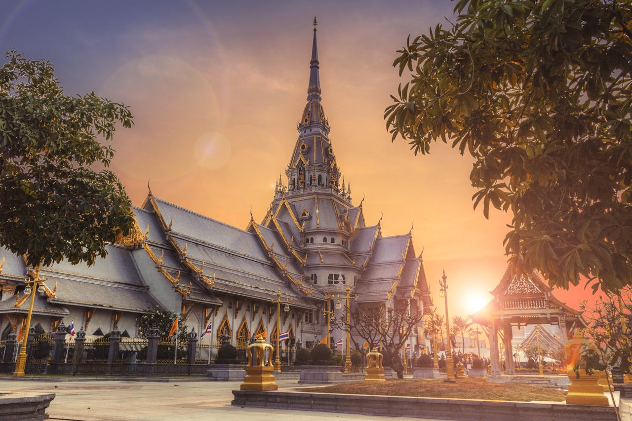 Thailand for First Timers: 15 Powerful Experiences That Completely Changed How I Travel
